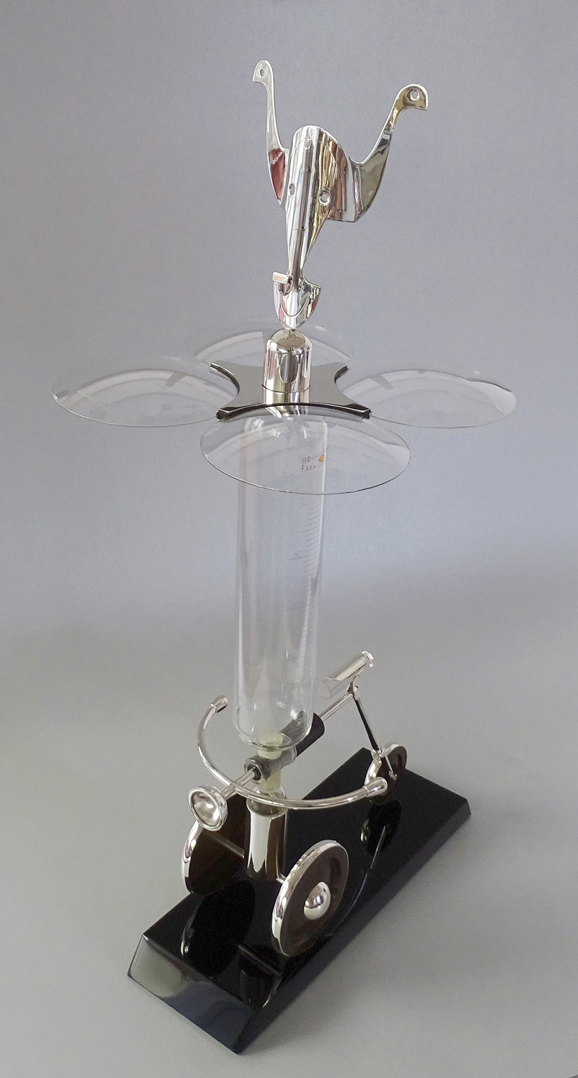 Mario Martin del Campo,  Mascara en bicicleta Plata ley .925, cristal y madera 52,5 x 27.5 x 20.5 cm. 2017 6,000 dlls.